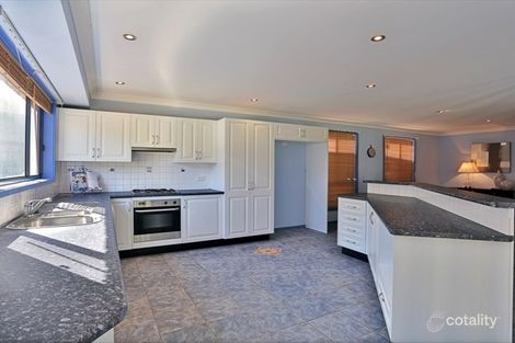 Property photo of 3 Toscana Close Garden Suburb NSW 2289