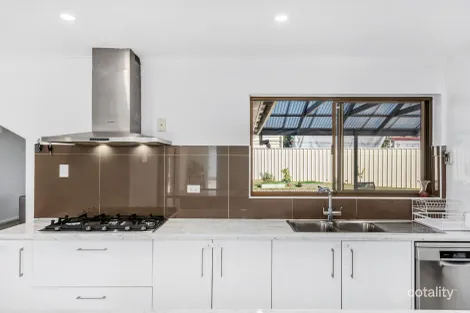 Property photo of 28 Alice Crescent Morphett Vale SA 5162