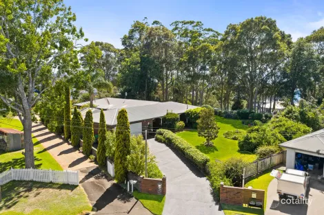 Property photo of 23 Grevillea Crescent Berkeley Vale NSW 2261
