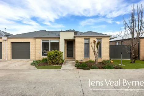 12 Pozieres Pl, Sebastopol, VIC 3356