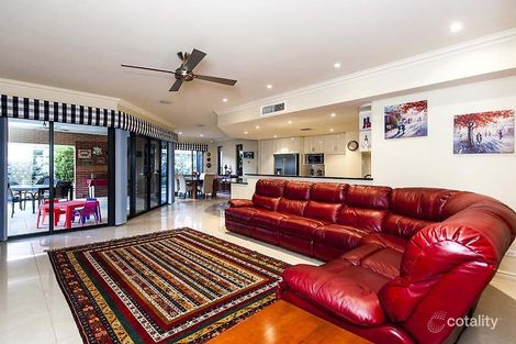 17 Arrowgrass Rd, Canning Vale, WA 6155