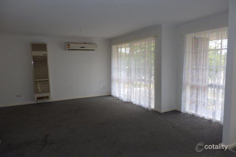 Property photo of 10 Willow Drive Hampton Park VIC 3976