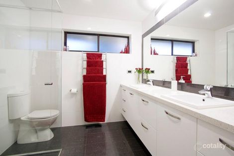 Property photo of 11 Roundhay Court Berwick VIC 3806