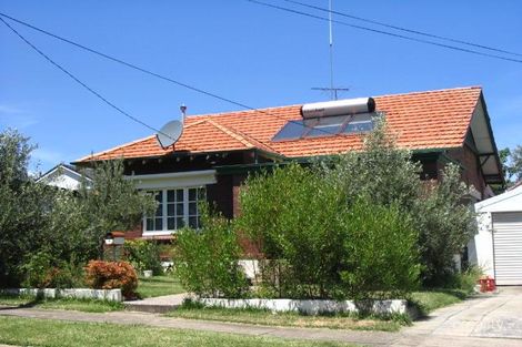 4 Forsyth St, Kingsgrove, NSW 2208