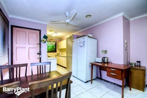 Property photo of 9 Amalfi Drive Endeavour Hills VIC 3802