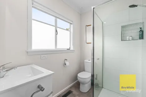 Property photo of 1/2 Kinnon Avenue Belmont VIC 3216