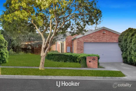 17 Hedgeley Dr, Berwick, VIC 3806