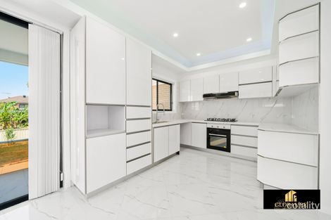 Property photo of 32 Rossiter Street Smithfield NSW 2164