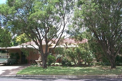 2 Lauriston St, Eastern Heights, QLD 4305