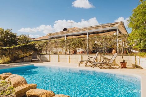 216 Waterford Dr, Hillarys, WA 6025