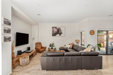 Property photo of 1 Seacombe Grove Somerville VIC 3912