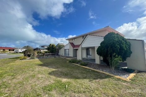 Property photo of 3 Catenary Court Mullaloo WA 6027