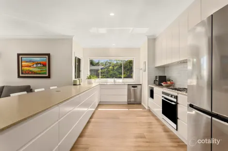 Property photo of 27 Woodside Drive Eleebana NSW 2282