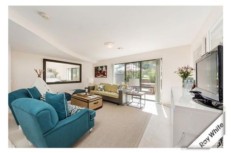 Property photo of 1/2 Hopegood Place Garran ACT 2605