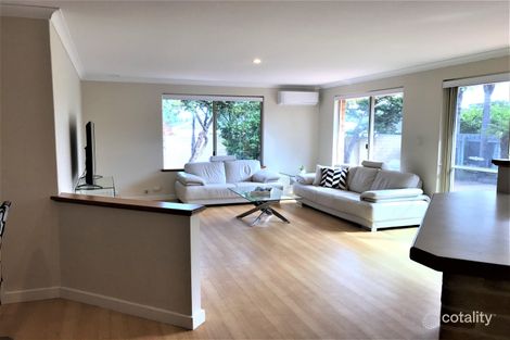 Property photo of 6 Fawley Retreat Mindarie WA 6030