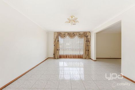 Property photo of 97 Fairfax Circuit Albanvale VIC 3021