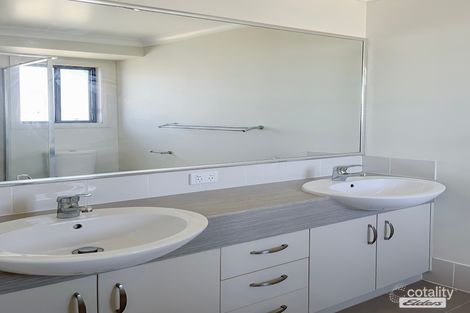 Property photo of 27 Bishop Drive Miles QLD 4415