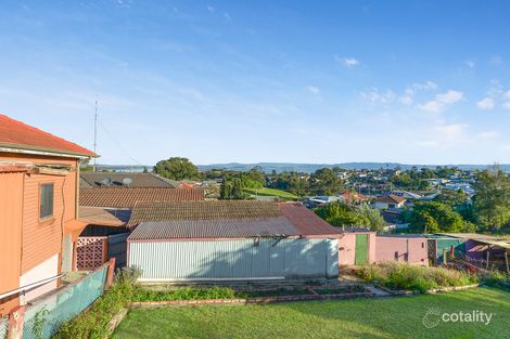 8 Lake Heights Rd, Lake Heights, NSW 2502