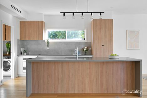 Property photo of 2/12 Rathcown Road Reservoir VIC 3073