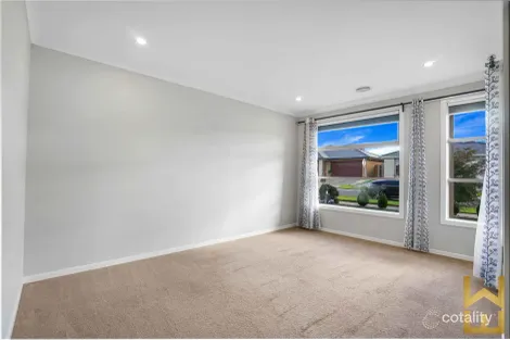 Property photo of 26 Rosewater Street Manor Lakes VIC 3024