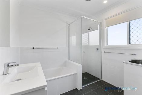 Property photo of 2/99 Kates Street Morningside QLD 4170