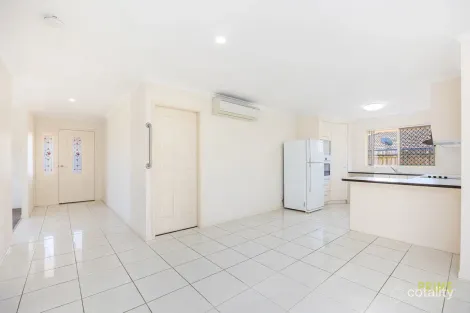 Property photo of 26 Topaz Circuit Urangan QLD 4655
