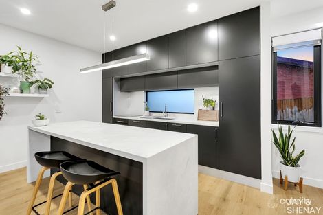 Property photo of 2/227 Power Road Endeavour Hills VIC 3802