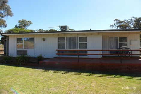 27 Hodgson St, Cunderdin, WA 6407