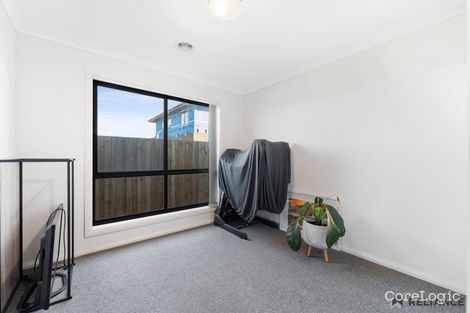 Property photo of 6 Loewe Chase Weir Views VIC 3338