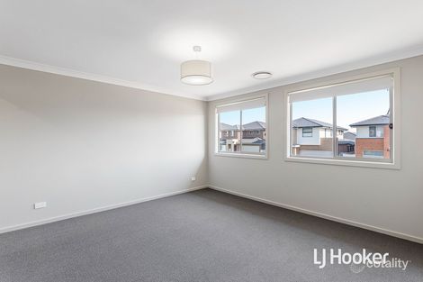 14 Loura St, Tallawong, NSW 2762