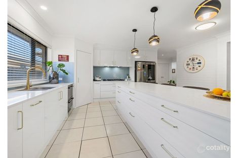 Property photo of 10 Cinnamon Drive Glenvale QLD 4350