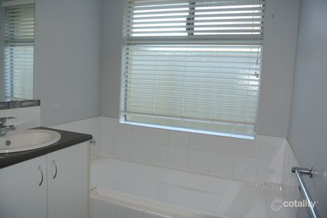 33 Turner Pkwy, Carramar, WA 6031