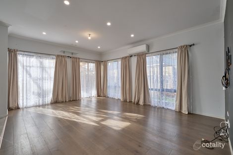 Property photo of 2/5 Yaltara Close Cranbourne West VIC 3977