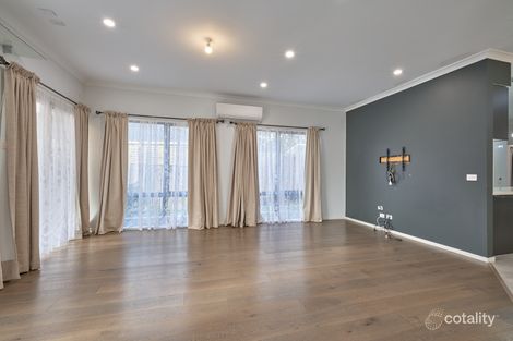 Property photo of 2/5 Yaltara Close Cranbourne West VIC 3977