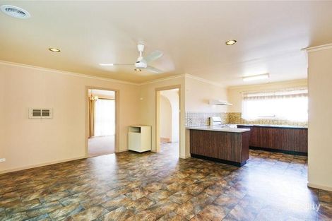 Property photo of 2 Glenmoyne Square Werribee VIC 3030