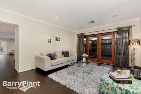 Property photo of 15 Bowmont Drive Derrimut VIC 3026