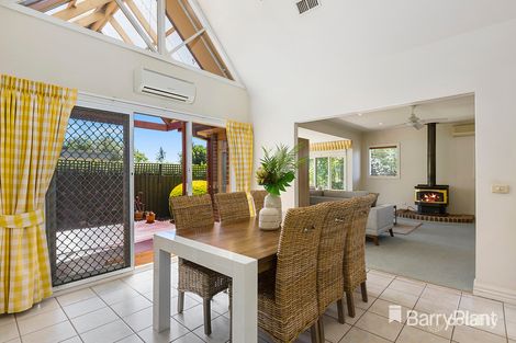 Property photo of 10 Currie Terrace Glen Waverley VIC 3150