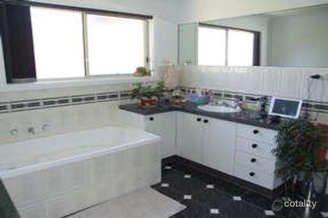 Property photo of 13 Lewana Close Lilli Pilli NSW 2536