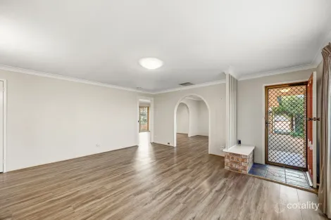 Property photo of 1 Ebony Close Hillvue NSW 2340