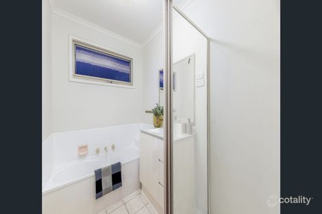 Property photo of 12 Boree Court Berwick VIC 3806