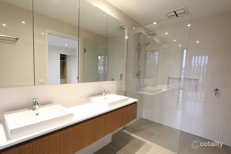 Property photo of 2 Gully Lane Doncaster VIC 3108