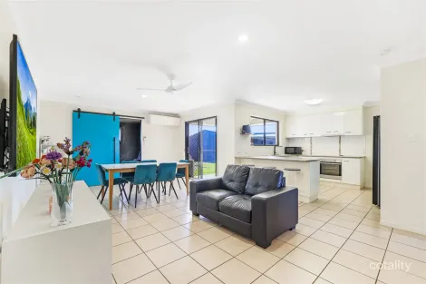 Property photo of 19 Blake Court Thabeban QLD 4670