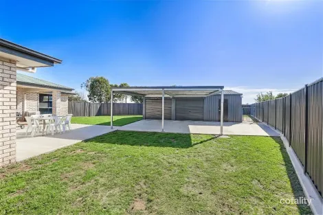 Property photo of 19 Blake Court Thabeban QLD 4670