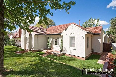 Property photo of 33 Arthur Circle Griffith ACT 2603
