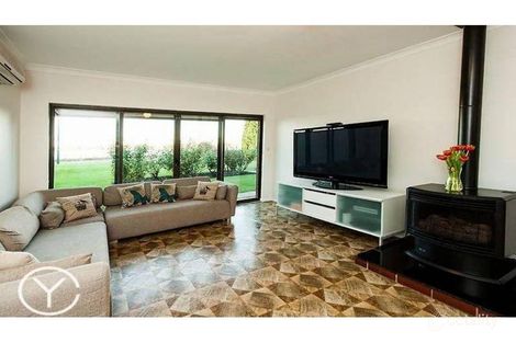 Property photo of 19 Salter Point Parade Salter Point WA 6152