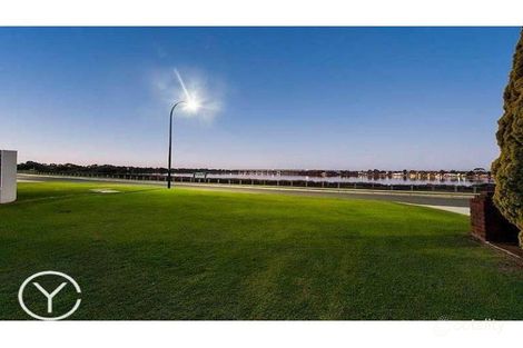 Property photo of 19 Salter Point Parade Salter Point WA 6152