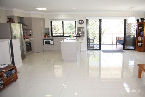 Property photo of 11 Creekside Court Everton Hills QLD 4053