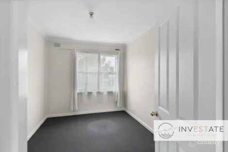 Property photo of 19 Boronia Grove Wendouree VIC 3355