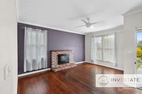 Property photo of 19 Boronia Grove Wendouree VIC 3355