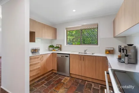 10 Lisa St, Redland Bay, QLD 4165